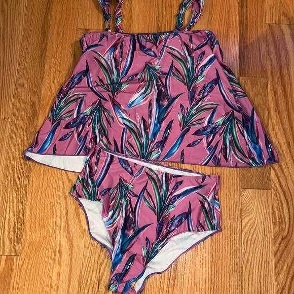 Bathing suit, two-piece adjustable straps size large - Picture 5 of 5